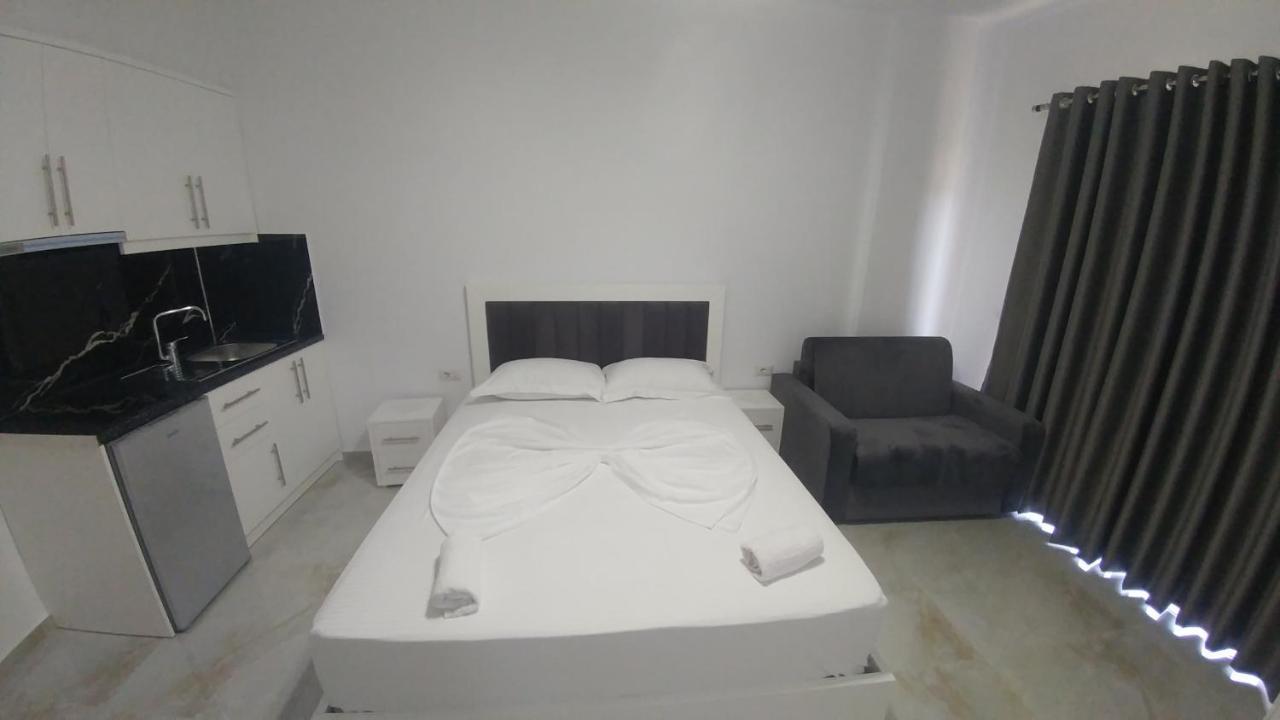 Hotel Zeka Ksamil Extérieur photo