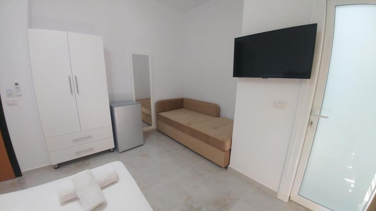 Hotel Zeka Ksamil Extérieur photo
