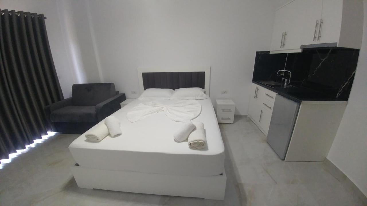 Hotel Zeka Ksamil Extérieur photo