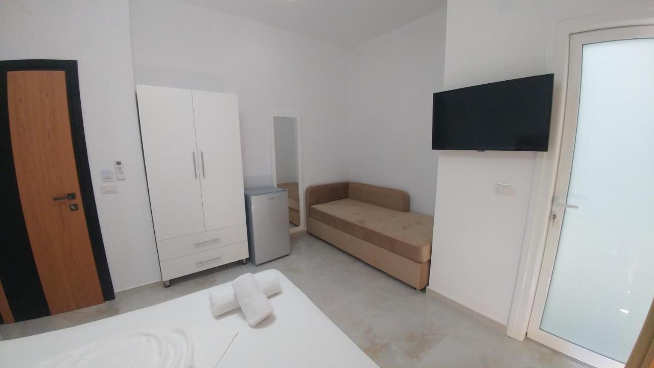 Hotel Zeka Ksamil Extérieur photo