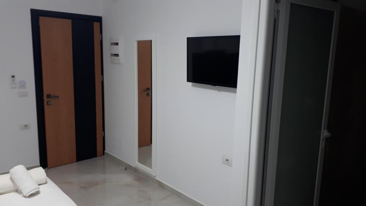 Hotel Zeka Ksamil Extérieur photo