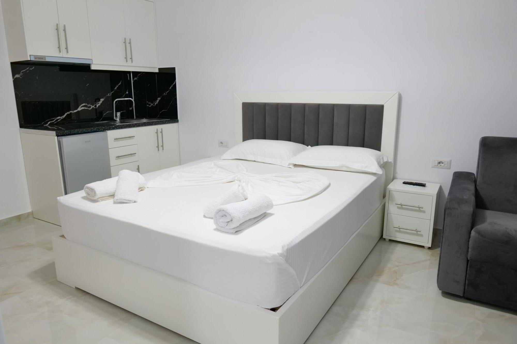 Hotel Zeka Ksamil Extérieur photo