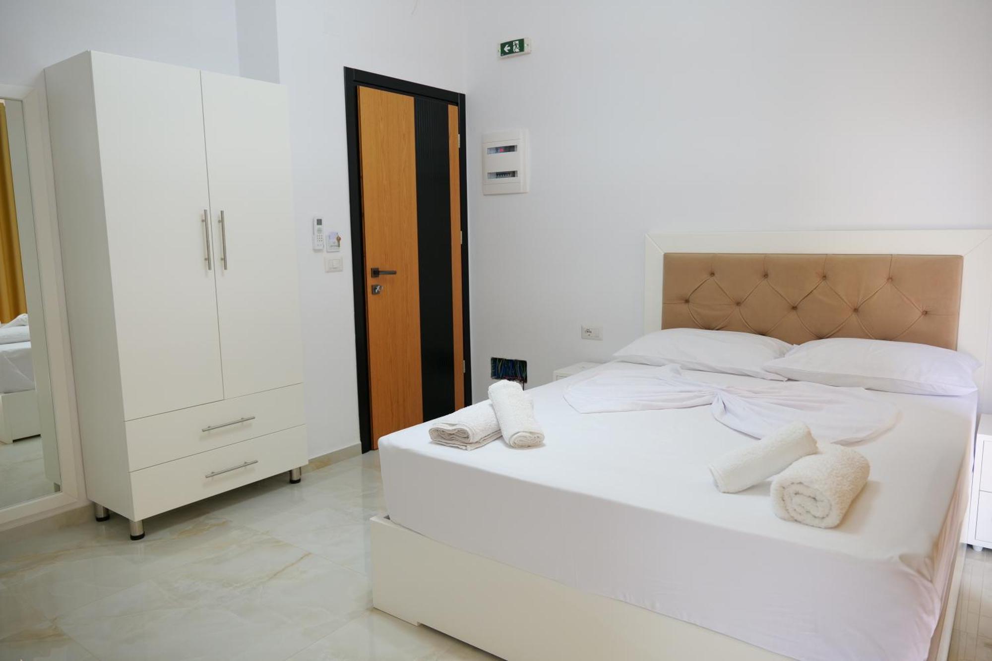 Hotel Zeka Ksamil Extérieur photo